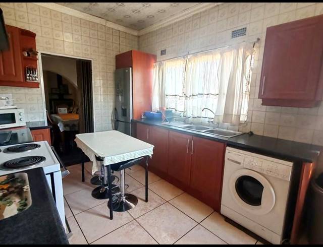 3 BEDROOM PROPERTY TO RENT IN MEADOWLANDS